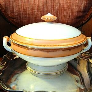 Elegant White and Gold Old Paris Porcelain Tureen